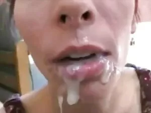 Adolescente le da a  ...