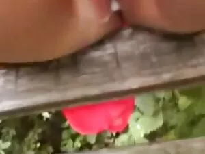 Loira tatuado de señ ...