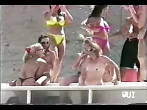 Ella le videos porno ...