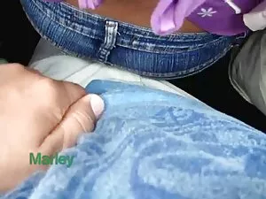 Dando mi coño a la o ...