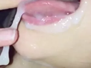 Alina Li vestida con ...